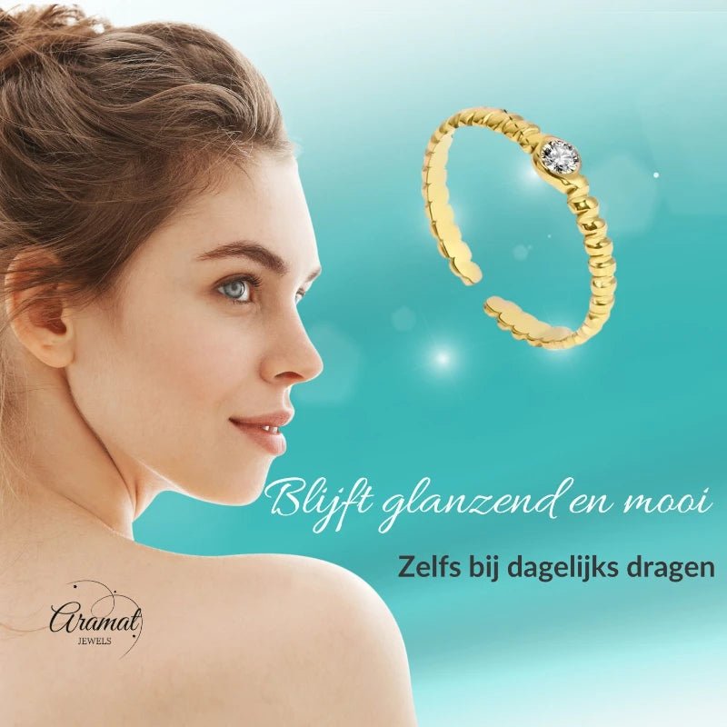 Stalen Damesring - Steentje & Streepjesmotief - Verstelbaar - 4mm - RVS - Goudkleur -