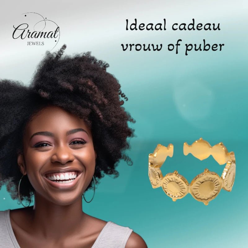 Stalen Verstelbare Ring - Bewerkte Cirkels - One Size - Goudkleur -