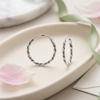 Stijlvolle Smalle Bali Oorringen 16mm -
