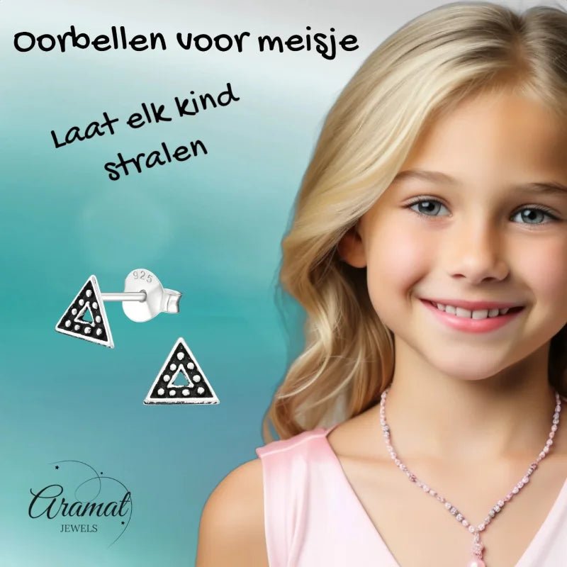 Zilveren Bali Oorbellen - Driehoek Geoxideerd -