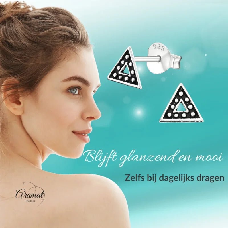 Zilveren Bali Oorbellen - Driehoek Geoxideerd -