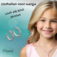 Zilveren Oorringetjes met Zwarte Zirkonia Steentjes -
