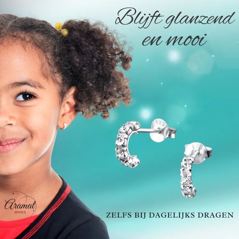 Stijlvolle Zilveren Hoepel Oorbellen met Kristal -