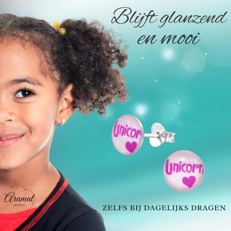 Ronde Zilveren Oorbellen - Unicorn Tekst & Roze Acryl -