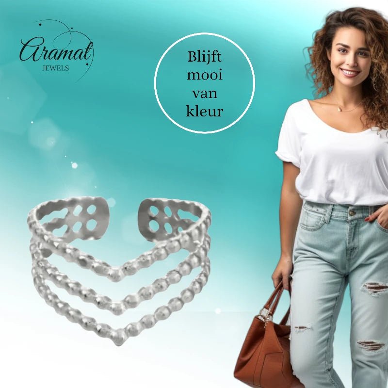 Brede Stalen verstelbare ring -V shape met bolletjes motief - Goudkleur -