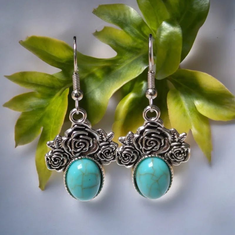 Boho Oorhangers met Lichtblauwe Steen &acirc;&euro;&ldquo; Rozen detail 48x21mm -