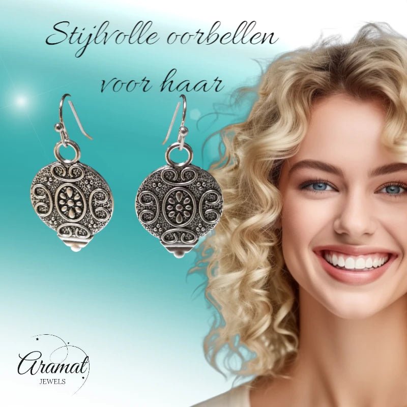 Sierlijke Druppel Oorhangers Antieklook -