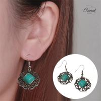 Boho Oorhangers met Vierkante Turquoise Steen -