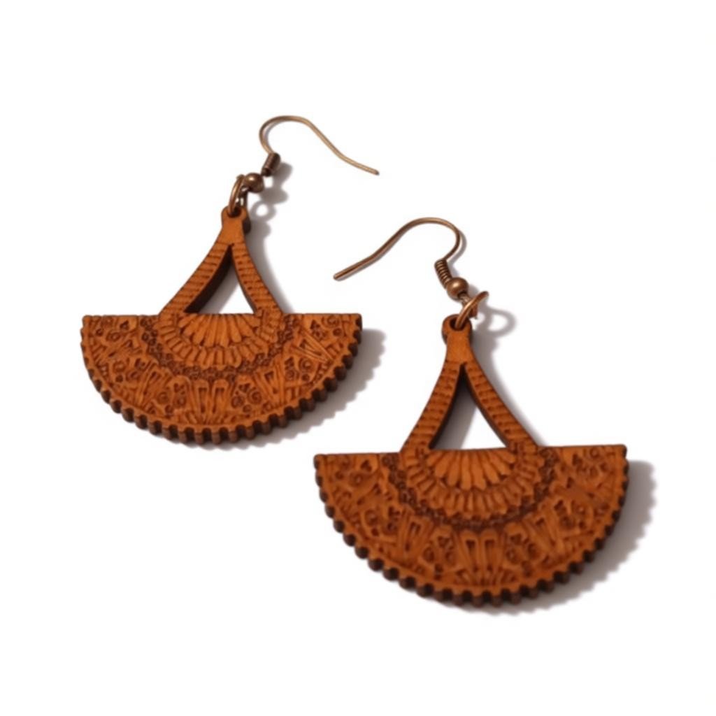 Oorbellen &acirc;&euro;&ldquo; Elegante Houten Oorhangers Waaiervorm Bruin Opgewerkt Motief Dames -