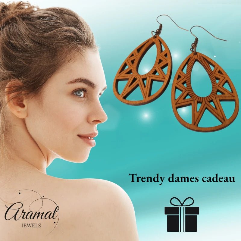 Oorbellen &acirc;&euro;&ldquo; Elegante Houten Oorhangers Druppelvorm Bruin Opgewerkt Motief Dames -