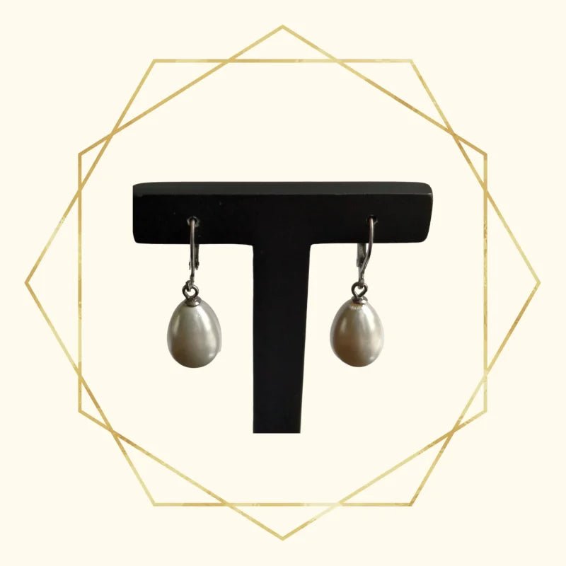 Zilverkleurige Stalen Parel Oorhangers - Wit -