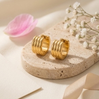Oorringen &acirc;&euro;&ldquo; RVS Goudkleur met Drievoudige Strepen (13mm of 20mm) - 13mm -