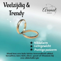 Goudkleurige RVS Hoepeloorbellen met Geruit Motief - 35 mm - 35mm -