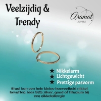 Goudkleurige RVS Hoepeloorbellen met Bloemmotief - 40 mm -