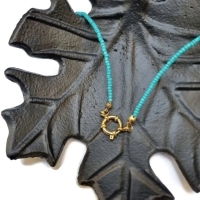 Stalen Bedelketting met kraaltjes blauw - Goudkleur - Unisex