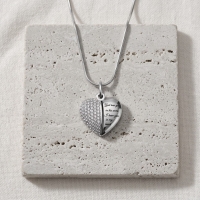 Stalen Ashanger Hart met Lila Kristal en Tekst  God Has You  22mm - Heren