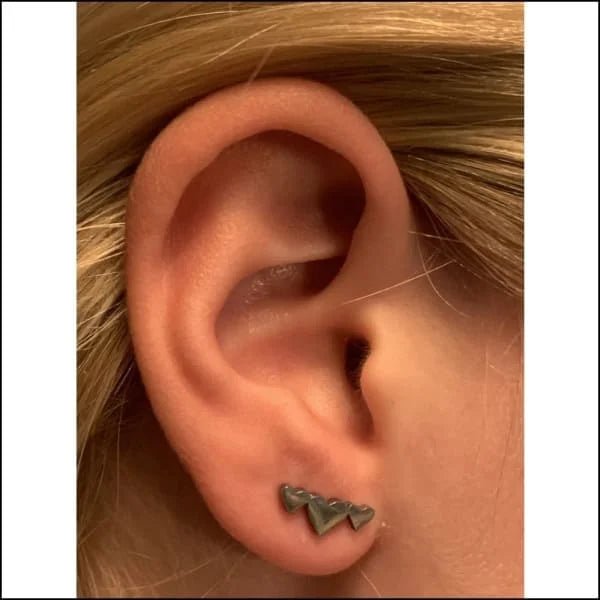 RVS Oorstekers met 3 Hartjes Zilverkleur - Romantische Studs - Ros&Atilde;&copy;kleurig -
