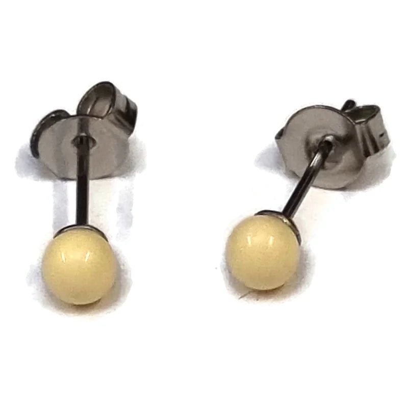 Oorbellen &acirc;&euro;&ldquo; Witte Bolletjes Metaal (4mm) -