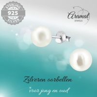 Luxe Cr&Atilde;&uml;mekleurige Pareloorbellen 7mm -