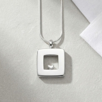 RVS Ashanger Vierkant met Hartje Zilverkleurig &acirc;&euro;&ldquo; 26x19mm Gedenksieraad - Unisex