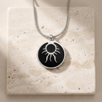 Ronde Ashanger Tribal Design &acirc;&euro;&ldquo; Staal & Emaille Gedenksieraad - Unisex