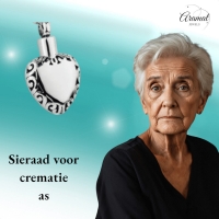 Hart Ashanger met Sierlijke Rand &acirc;&euro;&ldquo; Zilverkleurig Gedenksieraad Zonder Ketting - U