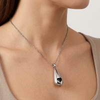 Stalen Ashanger Druppel met Zwart Hart &acirc;&euro;&ldquo; Gedenksieraad Zilverkleurig - Unisex