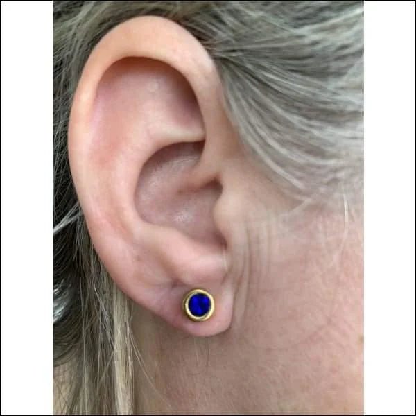 RVS oorbellen met donkerblauwe zirkonia &acirc;&euro;&ldquo; 6 mm -