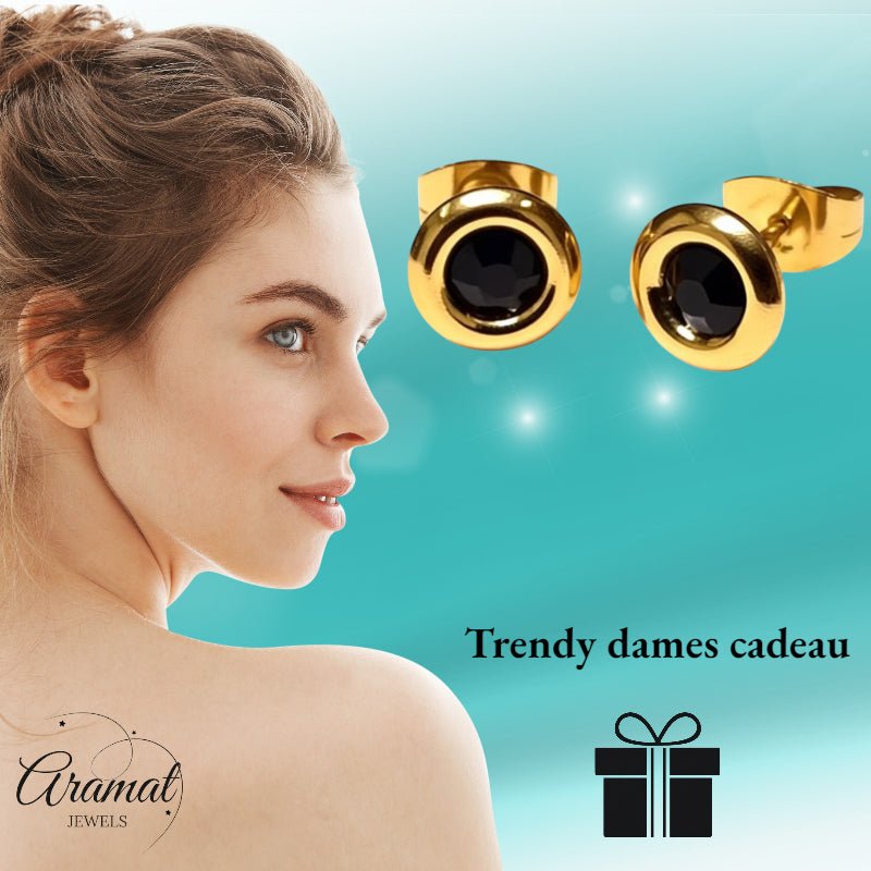 Zwarte Kristal Oorbellen goudkleur - 8mm -