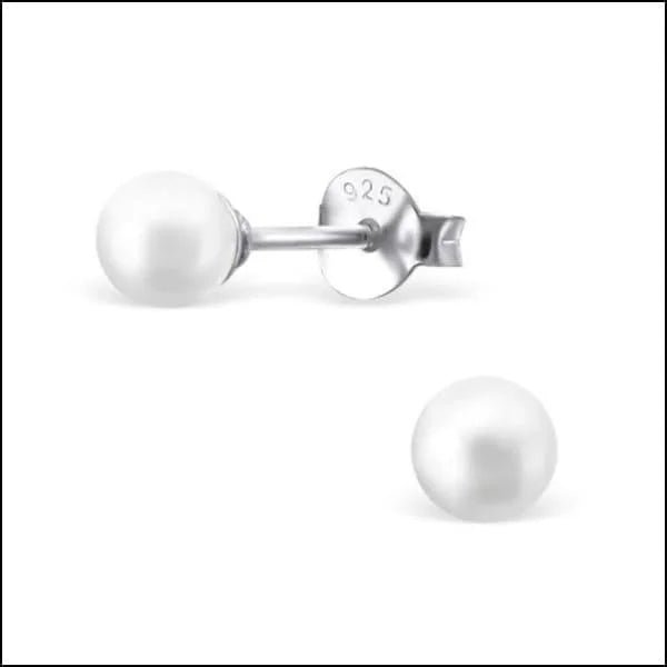 Zilveren Parel Oorbellen - Tijdloze Elegantie - 4mm / Wit -