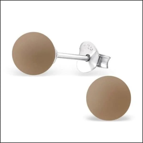 Zilveren Parel Oorbellen - Tijdloze Elegantie - 6mm / Mat Licht Bruin -