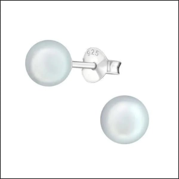 Zilveren Parel Oorbellen - Tijdloze Elegantie - 6mm / Mat Licht Grijs -
