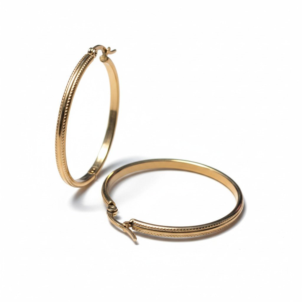 Oorringen &acirc;&euro;&ldquo; 40mm Hoepel Bewerkt RVS Goudkleur Dames -