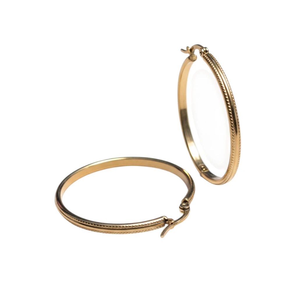 Oorringen &acirc;&euro;&ldquo; 40mm Hoepel Bewerkt RVS Goudkleur Dames -