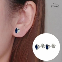 Donkerblauwe kristal oorbellen &acirc;&euro;&ldquo; kegelvorm - 6mm -