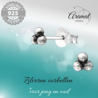 925 zilveren Oorbellen Kinder  Dots 4mm -