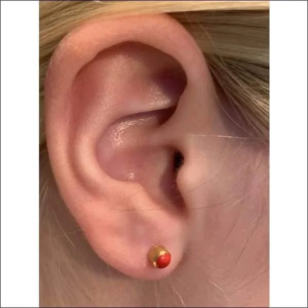 Rode Emaille Oorbellen met Goudkleurige Staal 4mm -