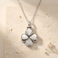 Ashanger Klavertje Vier Zirkonia RVS &acirc;&euro;&ldquo; 30x20mm Zilver Gedenksieraad - Unisex