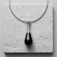 Ashanger Kegel 316L Staal Zwart & Zilver &acirc;&euro;&ldquo; 4cm Inclusief Ketting Gedenksieraa