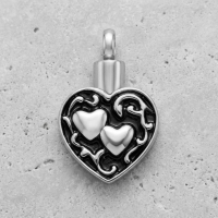 Ashanger 2 Hartjes &acirc;&euro;&ldquo; 30x18mm Staal Emaille Zilverkleurig & Zwart - Unisex