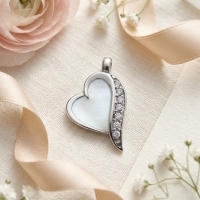 Stalen Ashanger Hart Wit Emaille & Zirkonia &acirc;&euro;&ldquo; 2,7x1,6cm Gedenksieraad - Unise