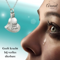 RVS Ashanger Hart Live Love Laugh &acirc;&euro;&ldquo; Gegraveerd Staal 3x2,5cm - Unisex