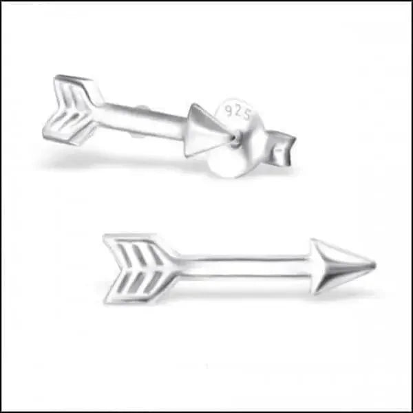 Zilveren Pijltje Oorstekers &acirc;&euro;&ldquo;  925 Zilver Modern Design - Hartje met pijltje-10mm