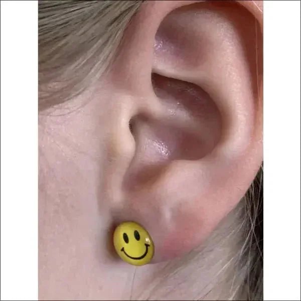 Vrolijke Gele Smiley Oorstekers 9mm - Smiley-Schaterlach met tranen-9mm -
