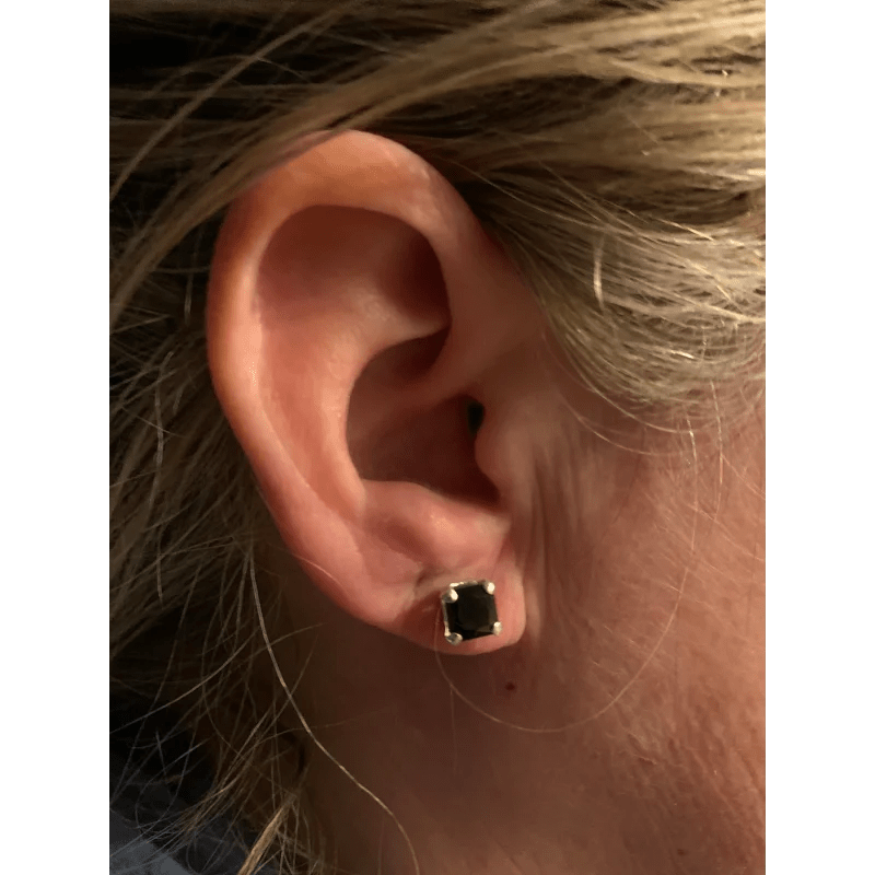 Zilveren Vierkante Zirkonia Oorbellen - 6mm - Donker Rood -