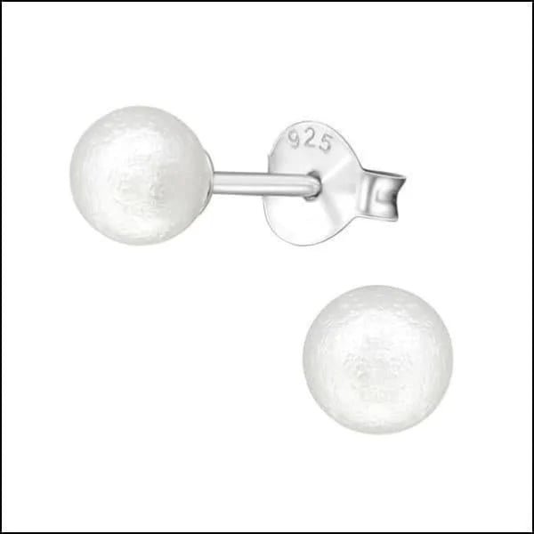 Zilveren Parel Oorbellen - Tijdloze Elegantie - 5mm / Mat Wit -