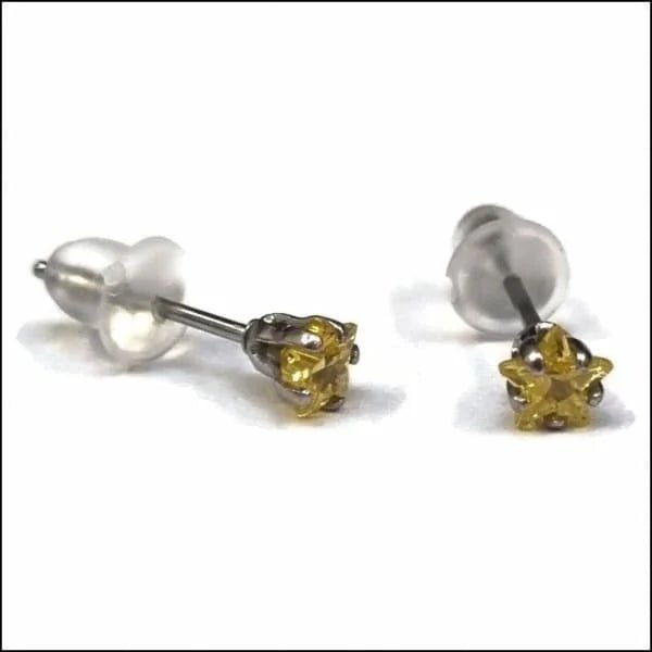 RVS Zweerknopjes Ster met Zirkonia  - Sterretjes Oorstekers - Zilverkleurig / Geel / 4mm -