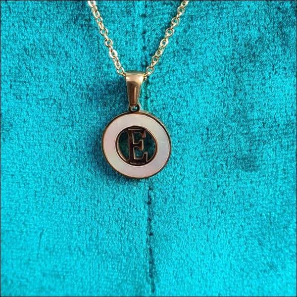 Initiaal Ketting Goudkleur met Schelp Inlay 45cm - Personaliseerbaar - D - Dames
