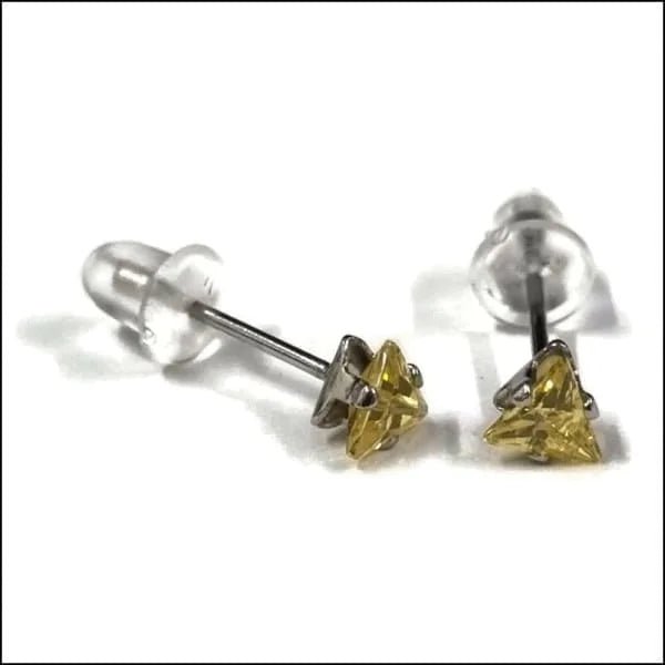 RVS Zweerknopjes Driehoek Zirkonia  - Geometrische Studs - Zilverkleurig / 4 mm / Geel -