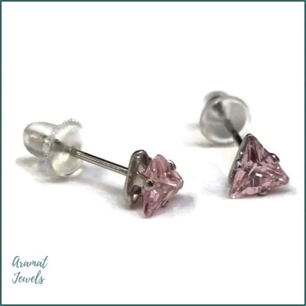 RVS Zweerknopjes Driehoek Zirkonia  - Geometrische Studs - Zilverkleurig / 5 mm / Roze -
